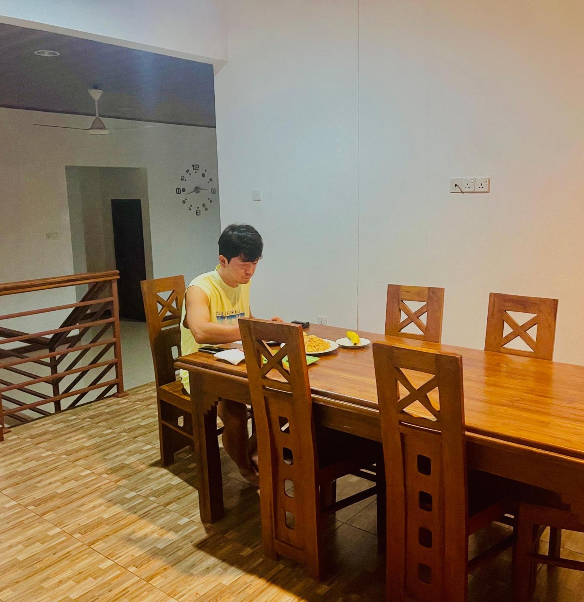 Anuradhapura Hotels Bagian luar foto
